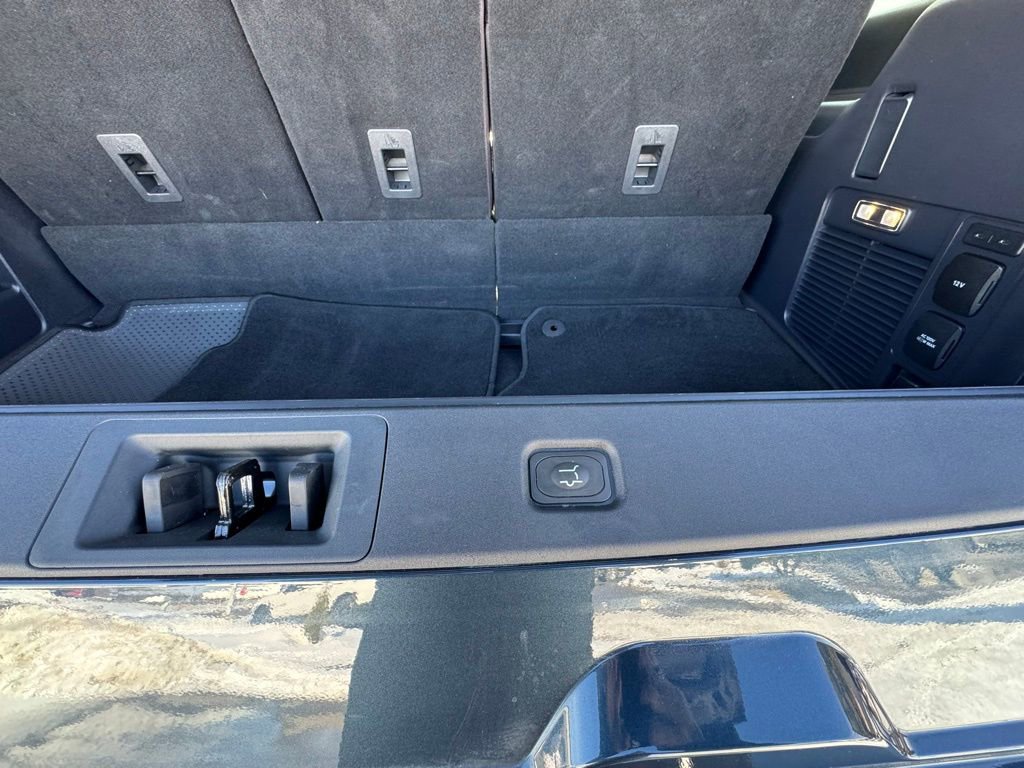 Used 2025 Ford Expedition Platinum w/ Platinum Ultimate Package image 46