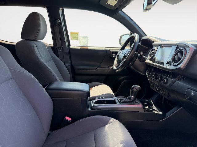Certified 2018 Toyota Tacoma TRD Off-Road w/ Technology Package AWD/4WD image 13