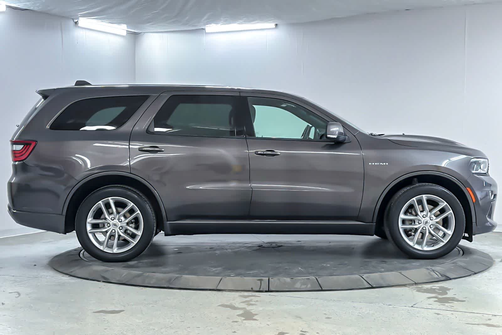 Used 2021 Dodge Durango R/T w/ Technology Group AWD/4WD image 8