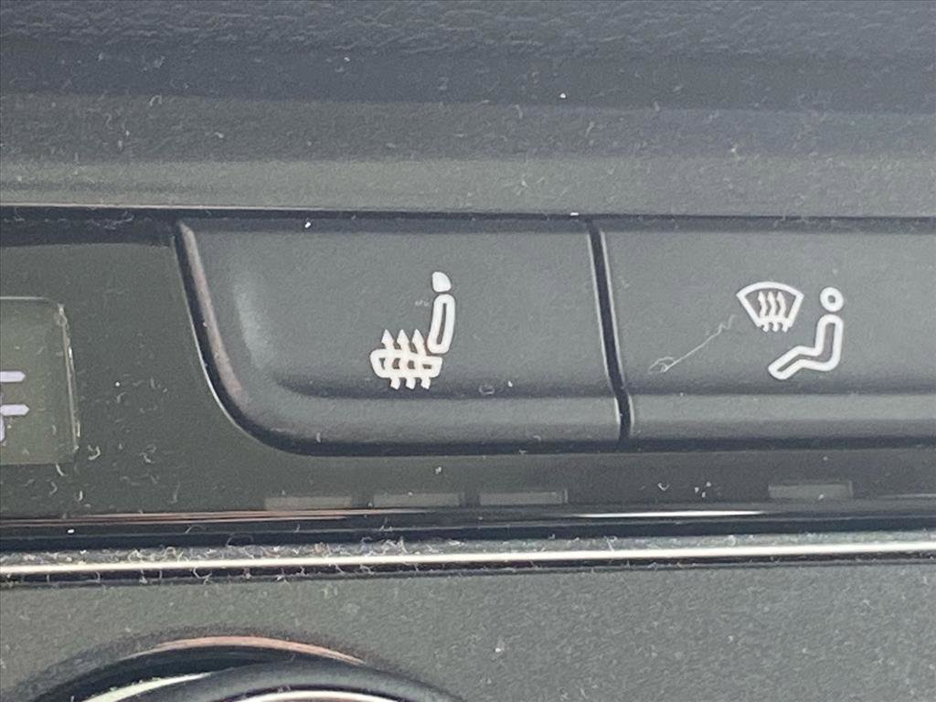 Used 2019 Volkswagen Tiguan SEL FWD image 16