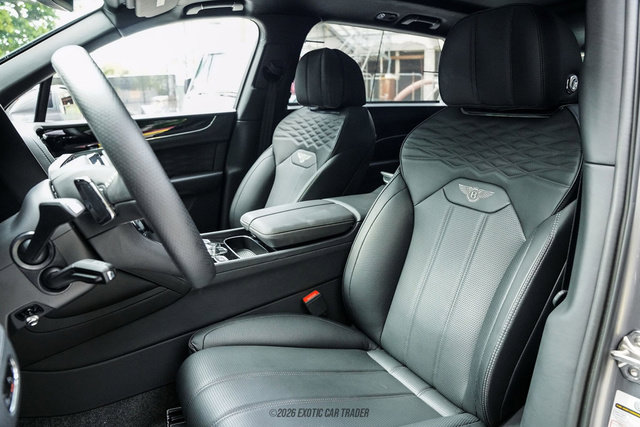 Used 2024 Bentley Bentayga Extended Wheelbase AWD/4WD image 41