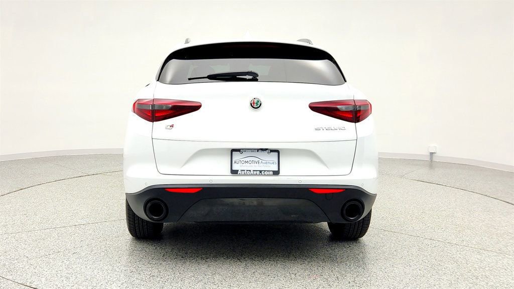Used 2022 Alfa Romeo Stelvio Sprint image 6