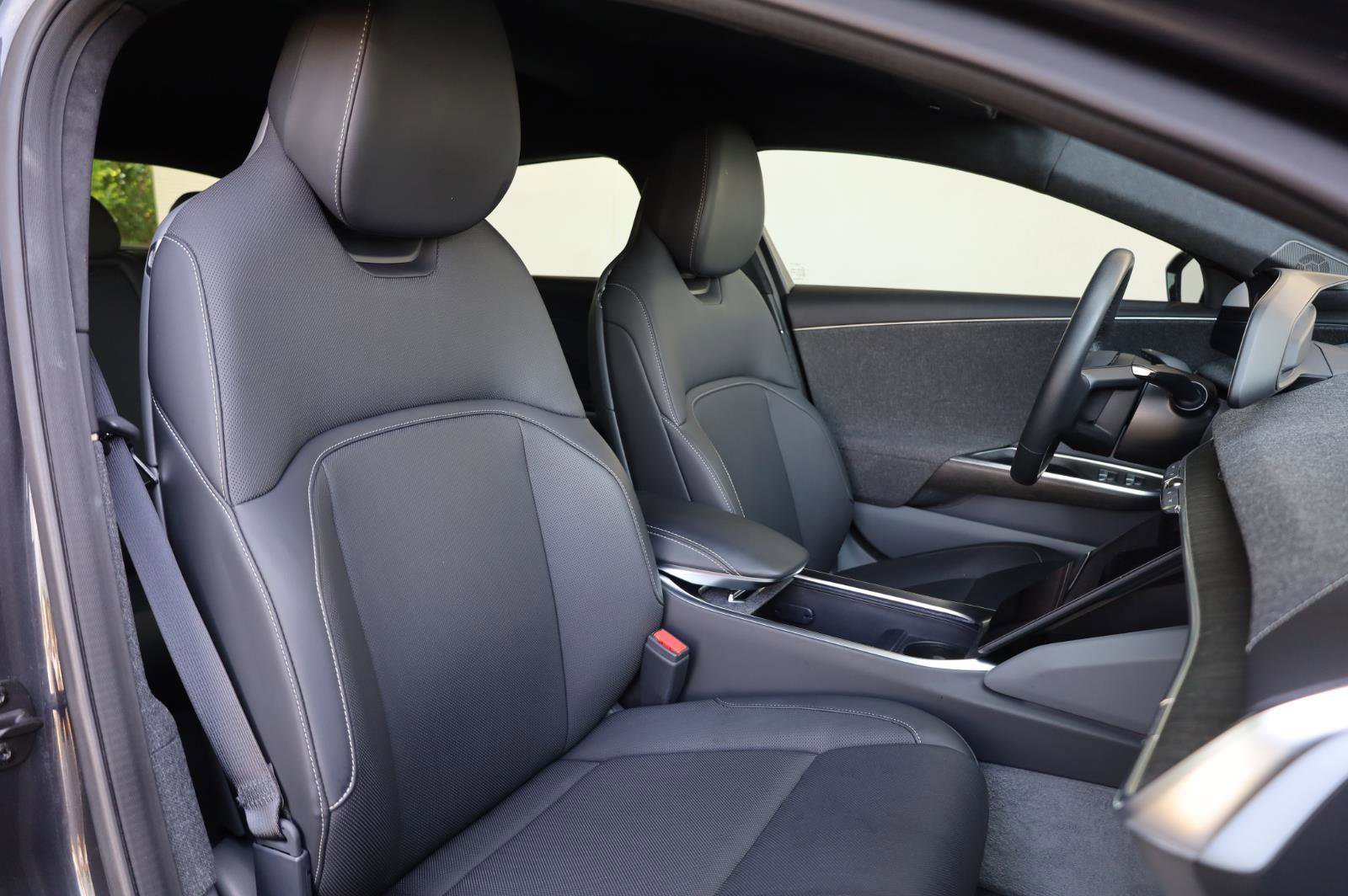 Used 2023 Lucid Air Pure AWD/4WD image 28