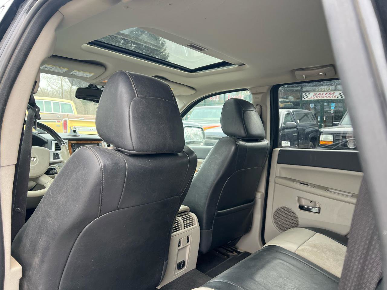 Used 2010 Jeep Grand Cherokee Limited w/ Trailer Tow Group IV image 10