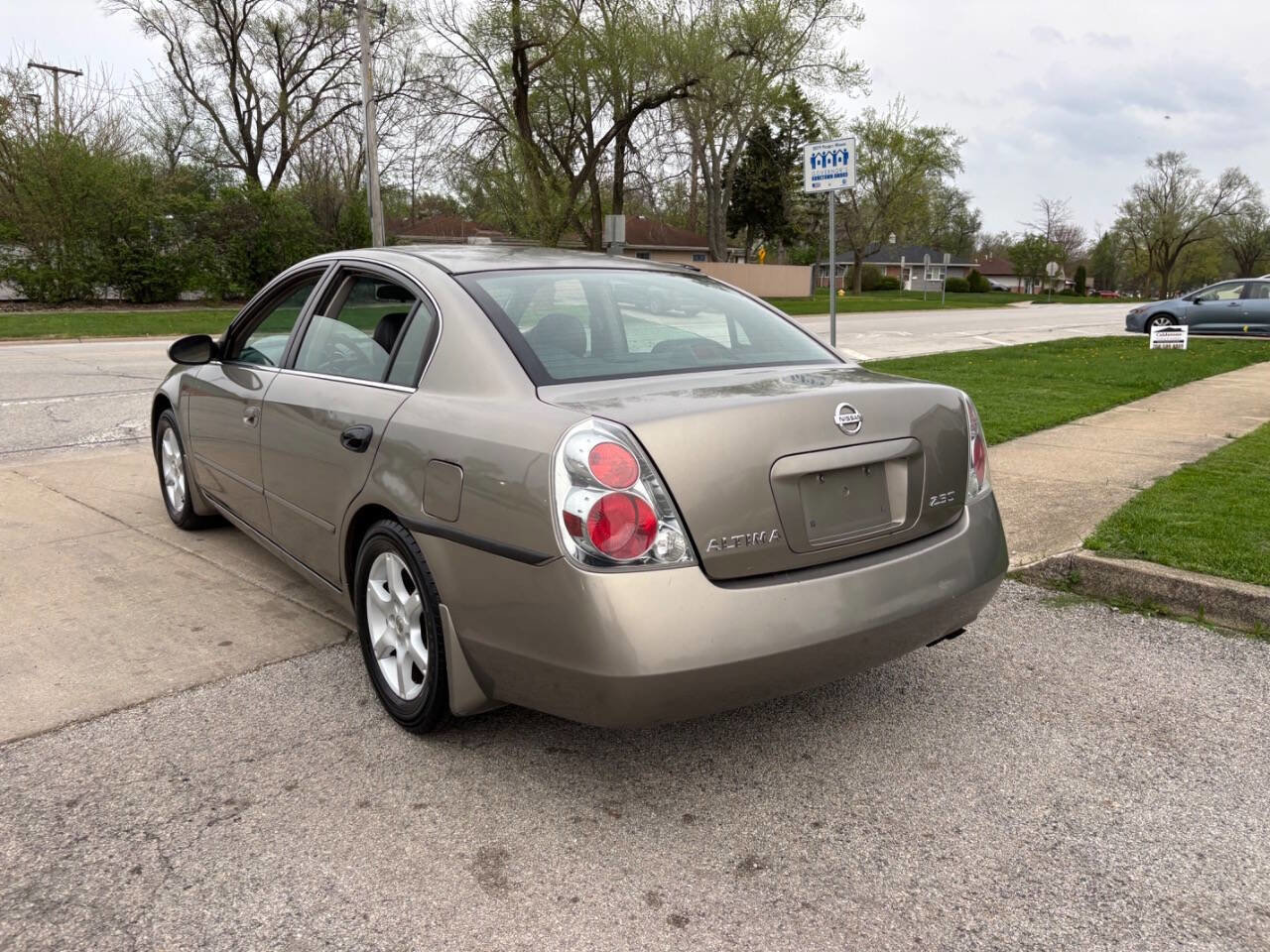 Used 2005 Nissan Altima 2.5 S w/ (F01) Convenience Pkg image 9