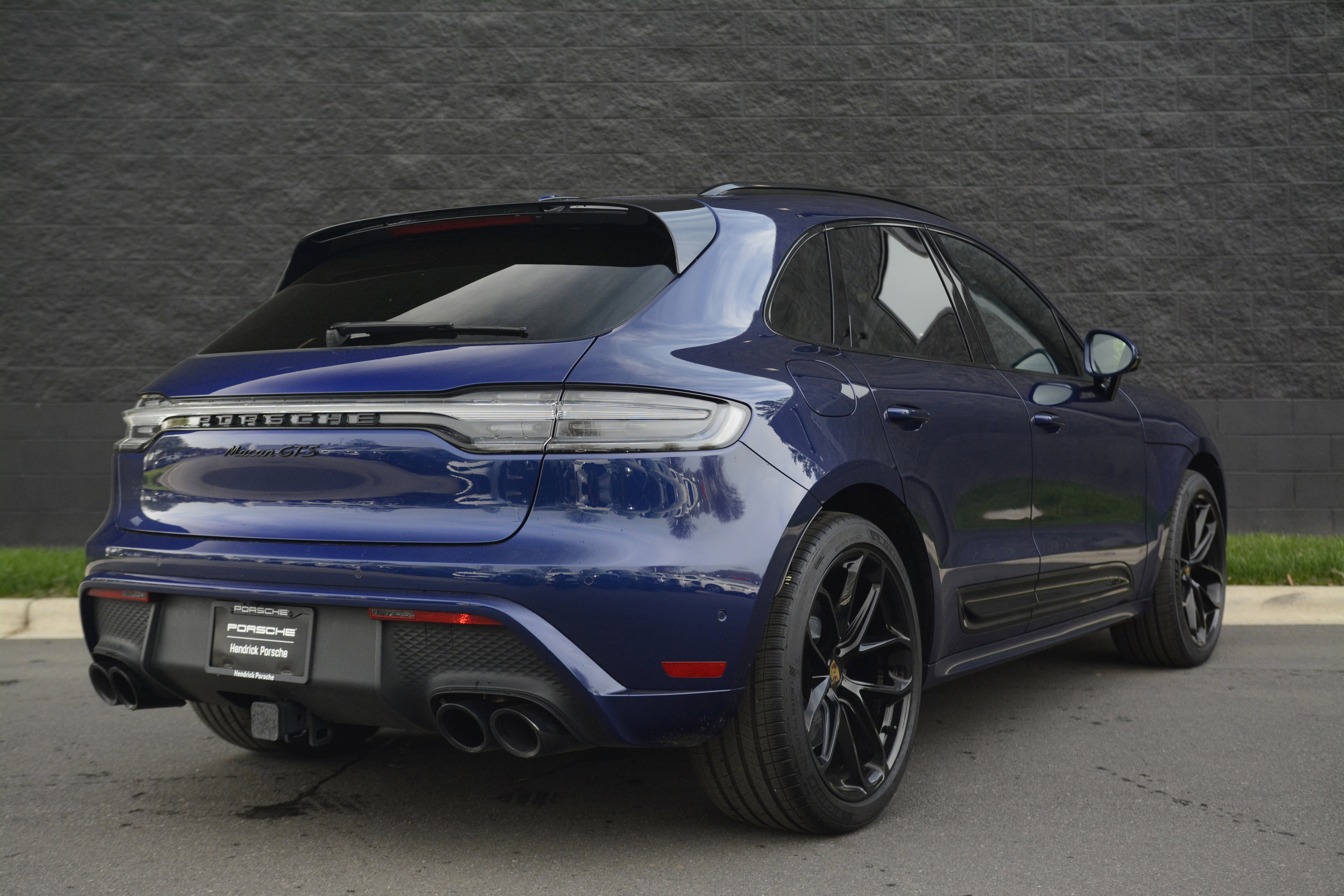 Certified 2024 Porsche Macan GTS w/ Premium Plus Package AWD/4WD image 7