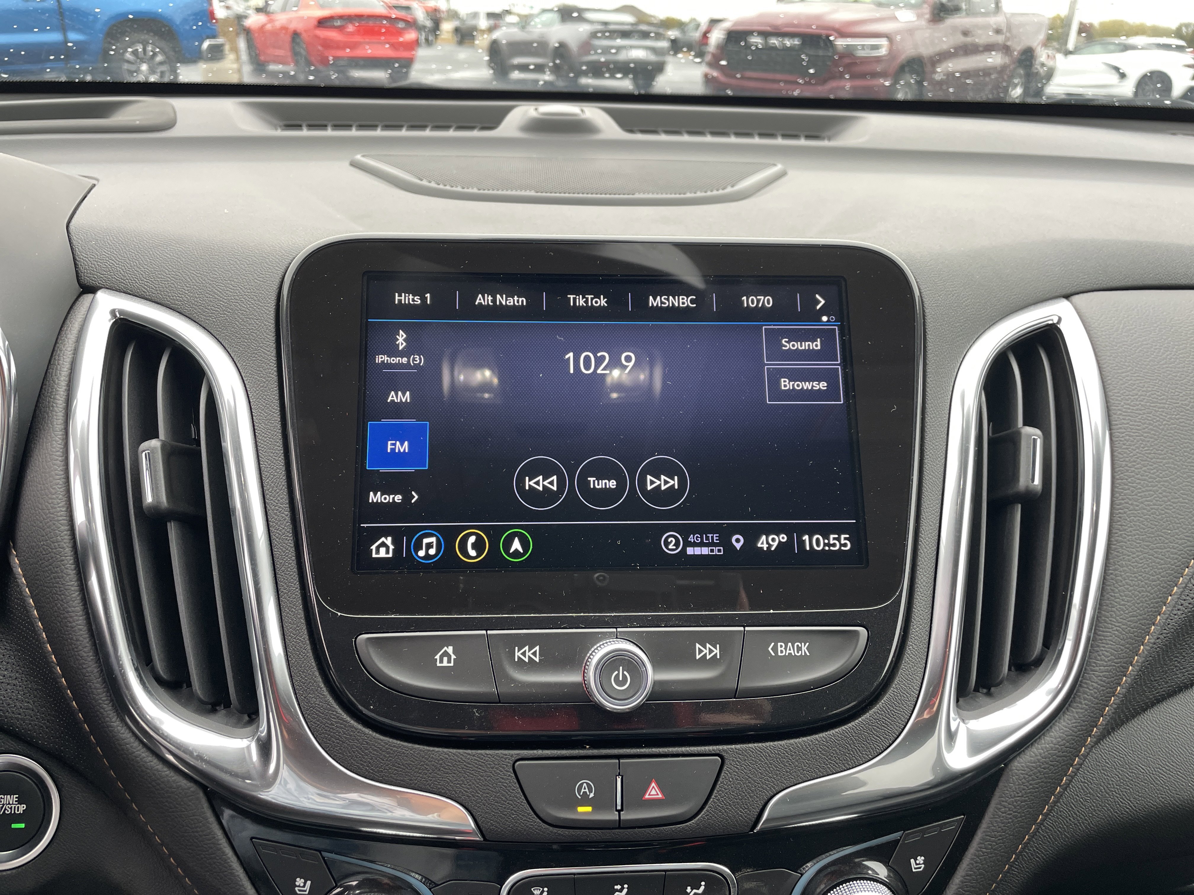 Used 2024 Chevrolet Equinox Premier image 12