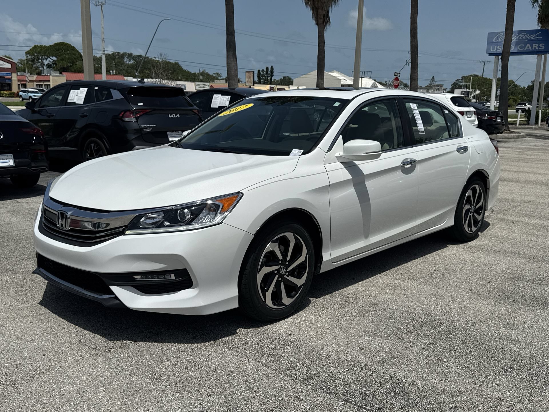 Used 2017 Honda Accord EX image 10