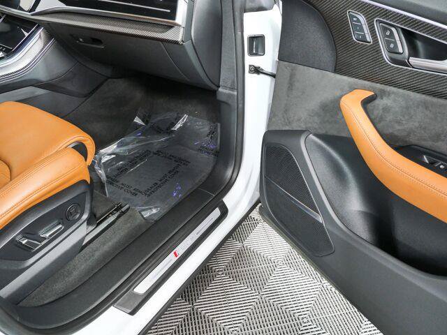 Used 2022 Audi RS Q8 AWD/4WD image 26