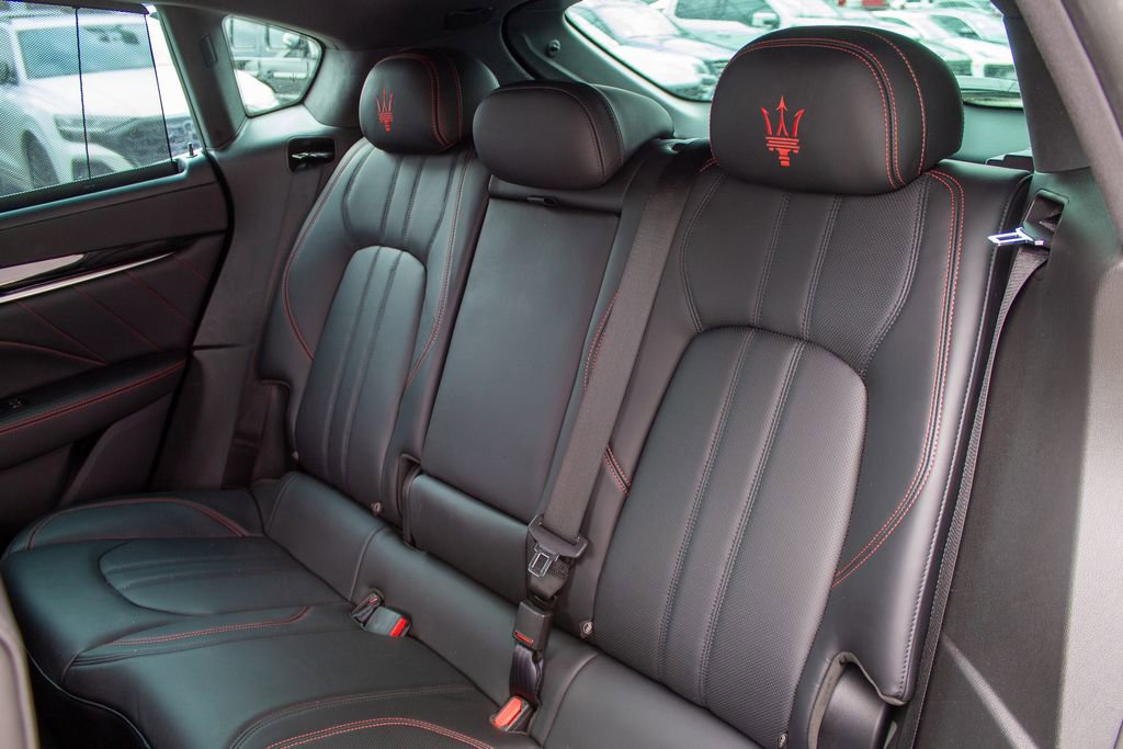 Used 2024 Maserati Levante GT Ultima image 22
