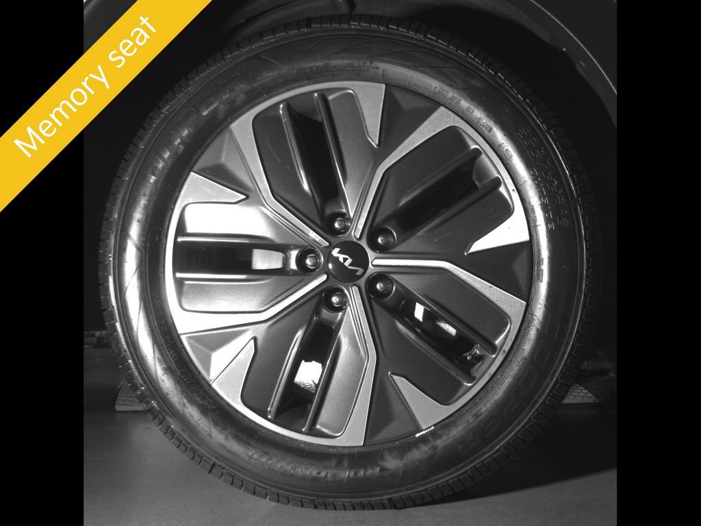 Certified 2024 Kia EV6 Light AWD/4WD image 13