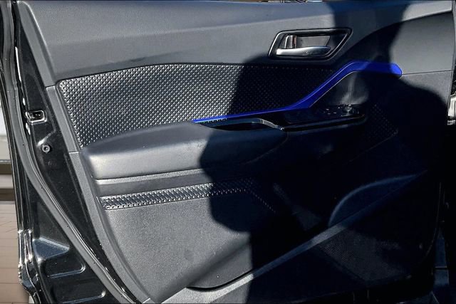 Used 2022 Toyota C-HR XLE image 23