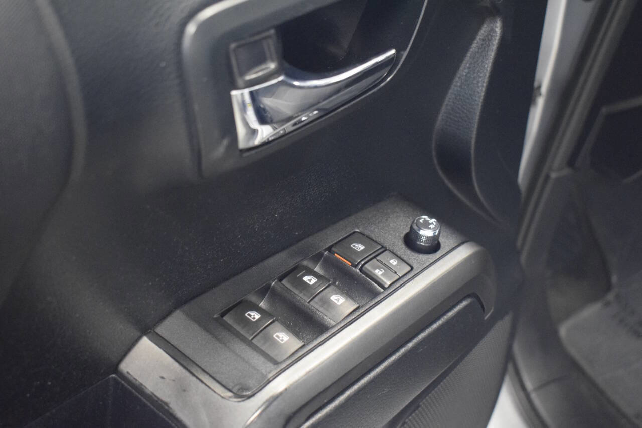 Used 2017 Toyota Tacoma TRD Off-Road image 45