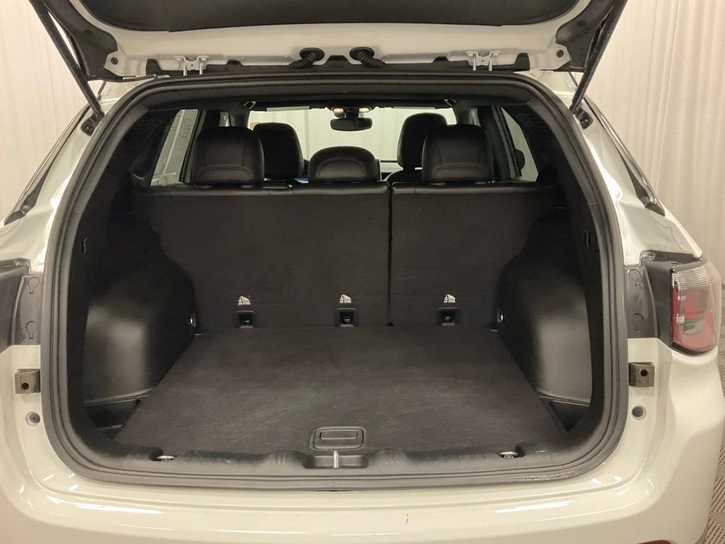 Used 2024 Jeep Compass Trailhawk image 9