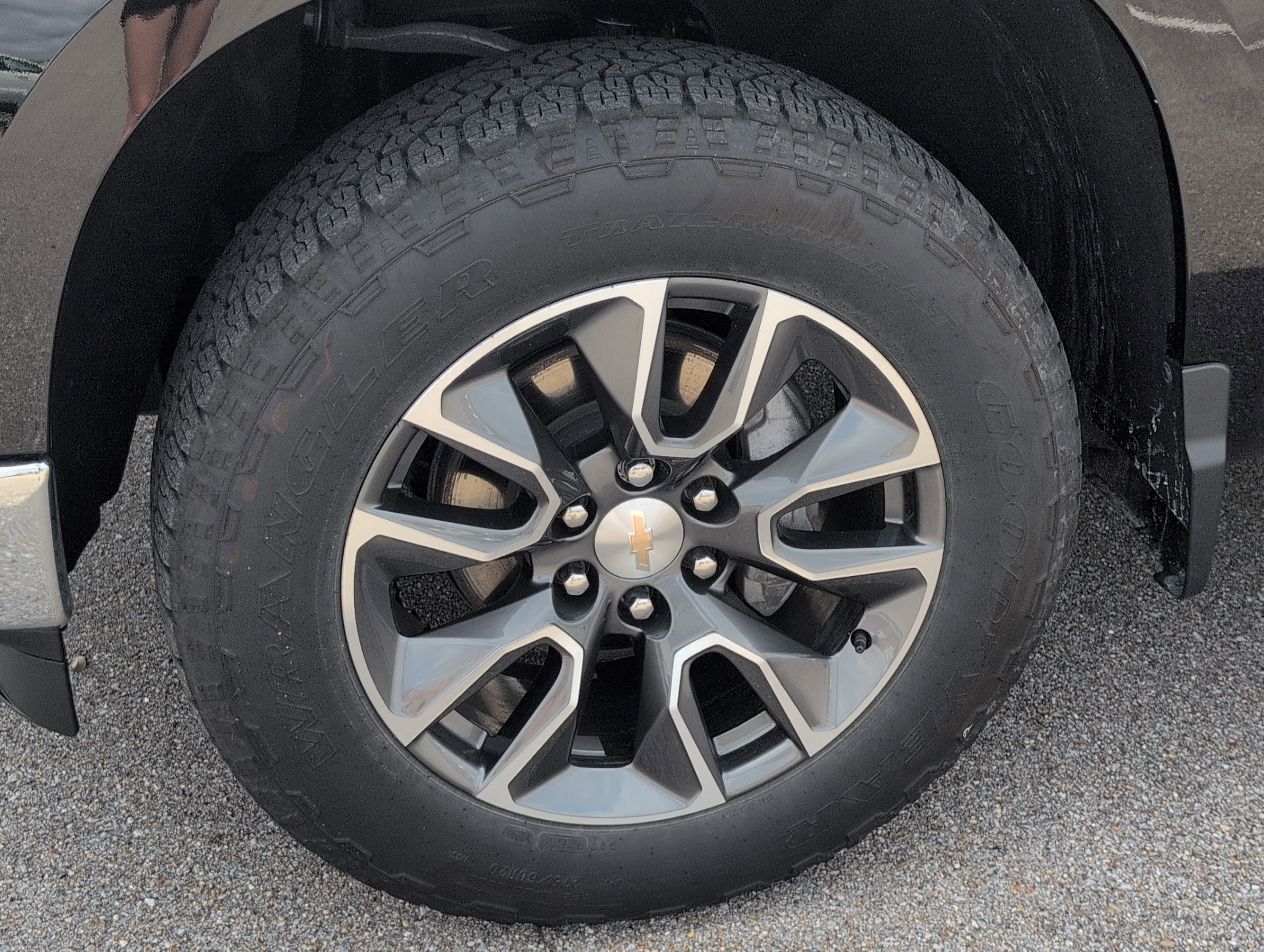 Used 2024 Chevrolet Silverado 1500 LT AWD/4WD image 11