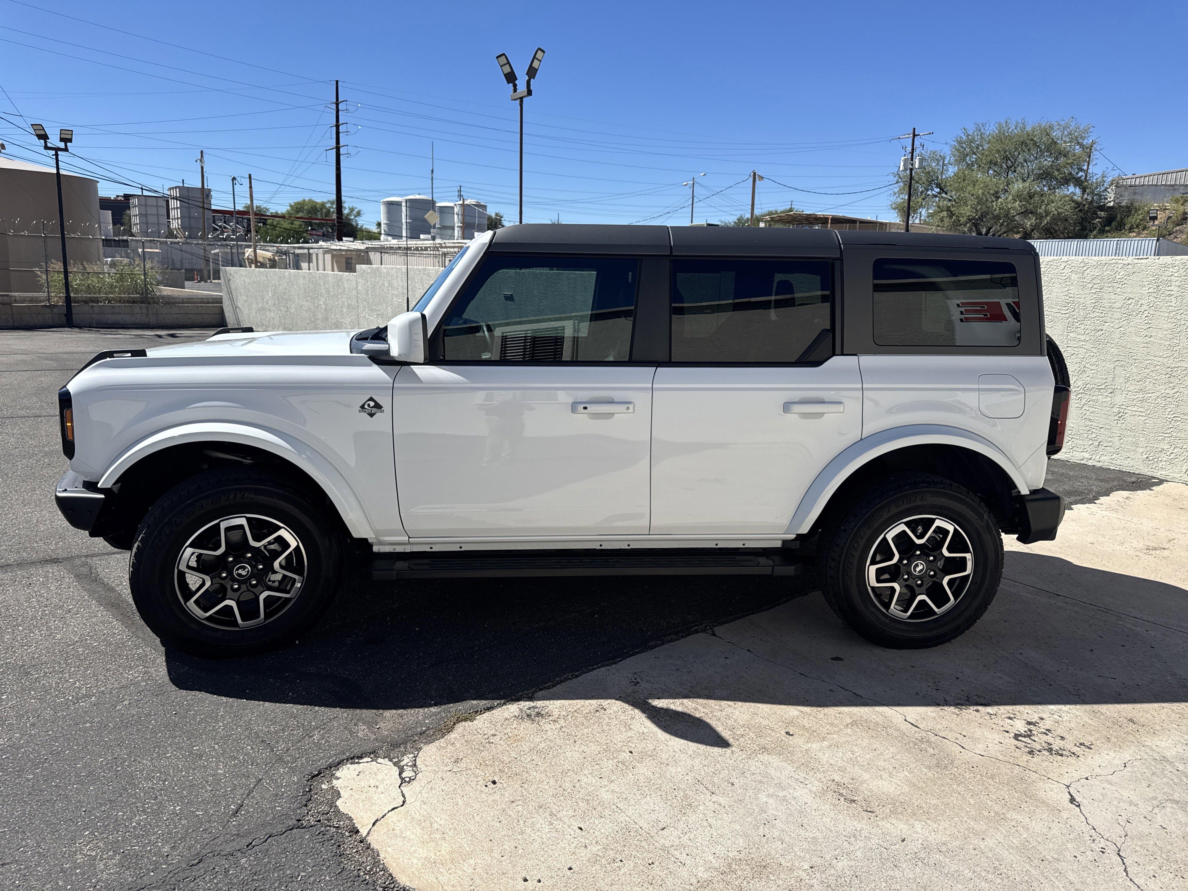 Used 2024 Ford Bronco Outer Banks image 4