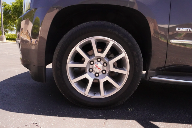 Used 2018 GMC Yukon Denali RWD image 9