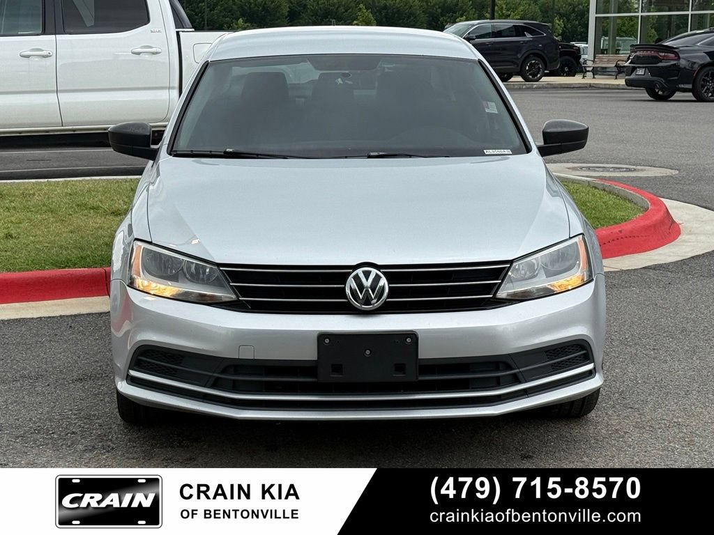 Used 2015 Volkswagen Jetta SE FWD image 2