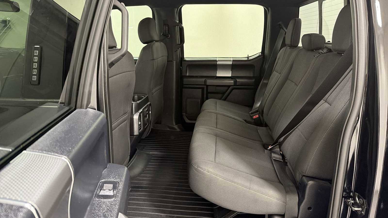 Used 2016 Ford F150 XLT w/ Equipment Group 302A Luxury AWD/4WD image 23