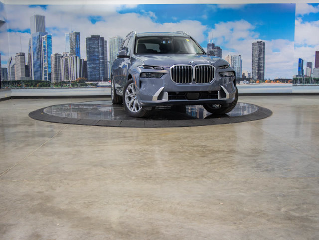 Used 2026 BMW X7 xDrive40i AWD/4WD image 1