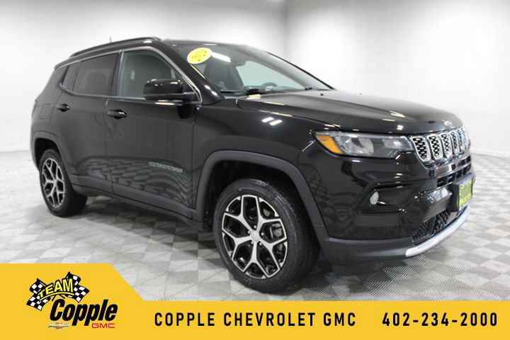 Used 2024 Jeep Compass Limited AWD/4WD image 1