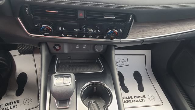 Used 2025 Nissan Rogue Platinum AWD/4WD image 15