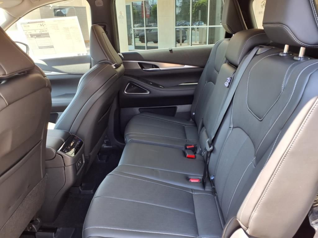 New 2026 INFINITI QX60 Luxe w/ Cargo Package image 9