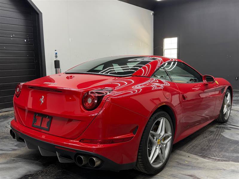 Used 2015 Ferrari California T RWD image 8
