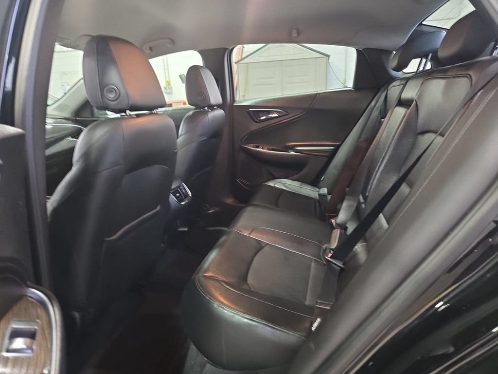 Used 2017 Chevrolet Malibu Premier w/ Driver Confidence Package FWD image 12