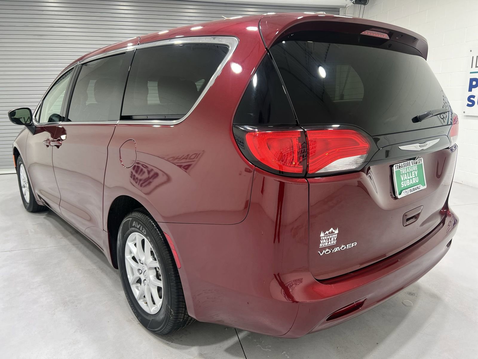 Used 2023 Chrysler Voyager LX FWD image 6