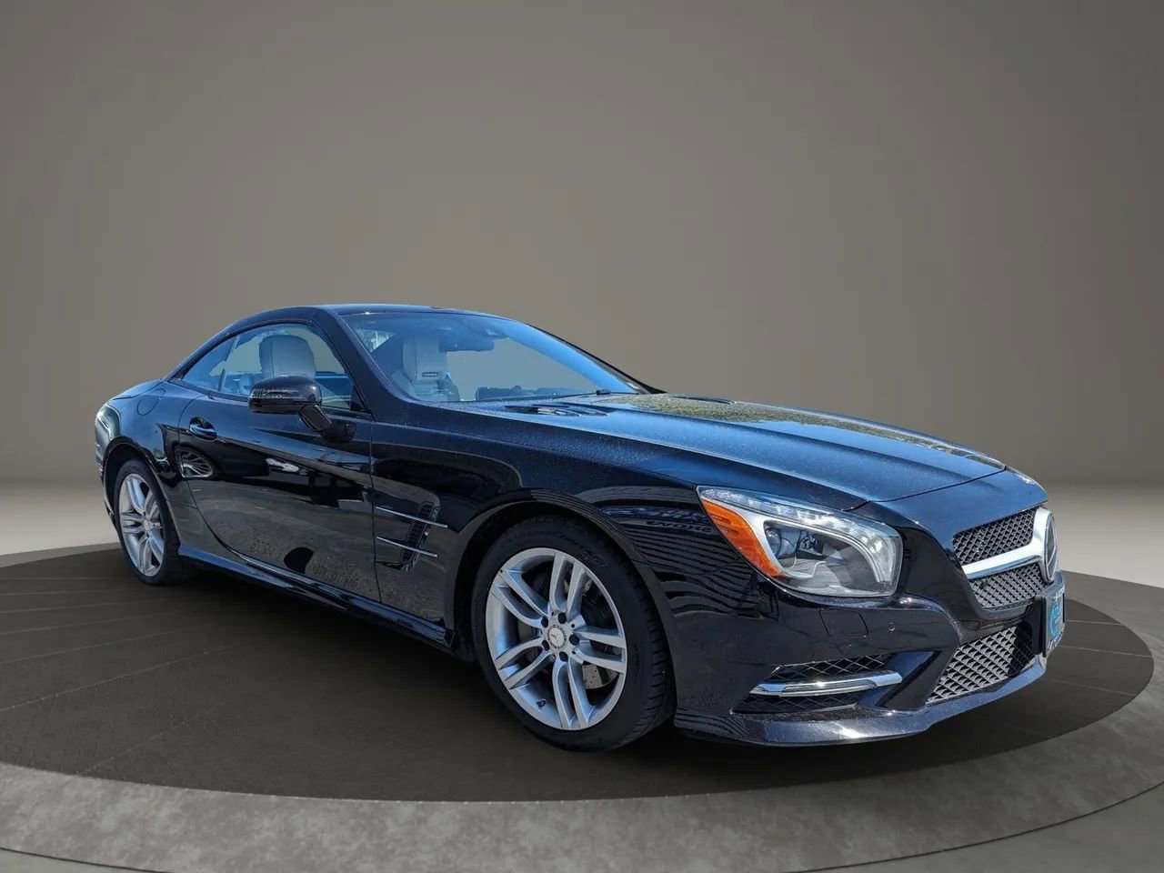 Used 2014 Mercedes-Benz SL 550 image 3