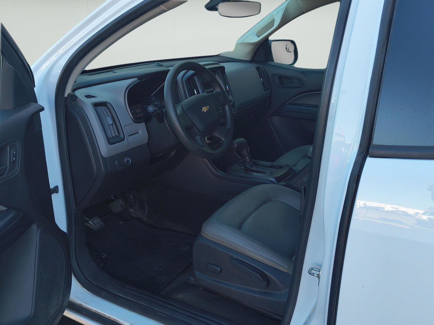Used 2017 Chevrolet Colorado W/T RWD image 4