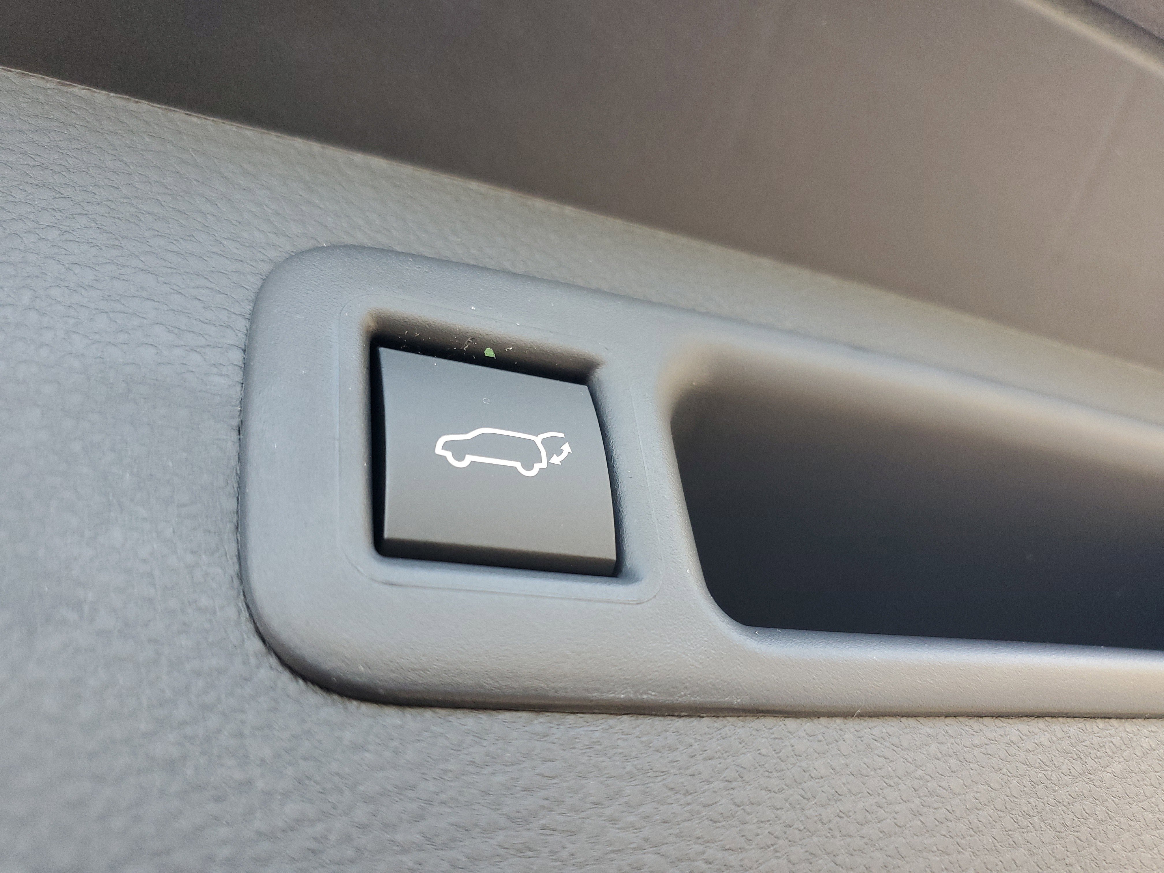 New 2025 Toyota Highlander Platinum image 10