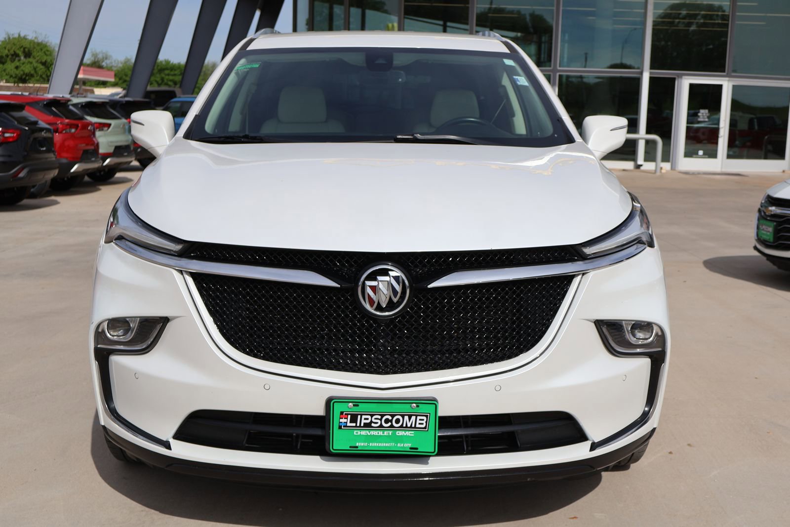 Used 2023 Buick Enclave Essence w/ Sport Touring Edition FWD image 3