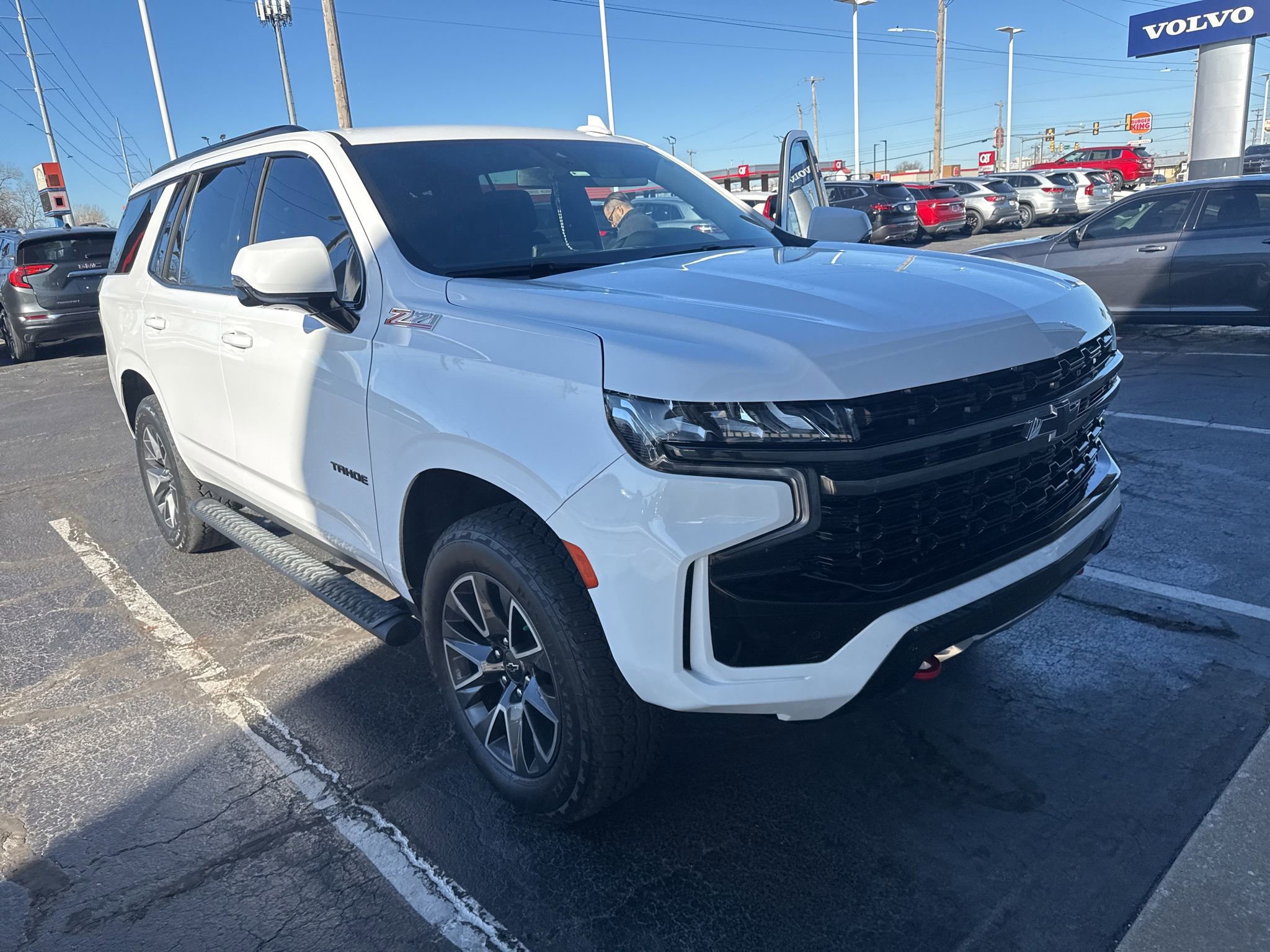 Used 2022 Chevrolet Tahoe Z71 w/ Luxury Package image 2