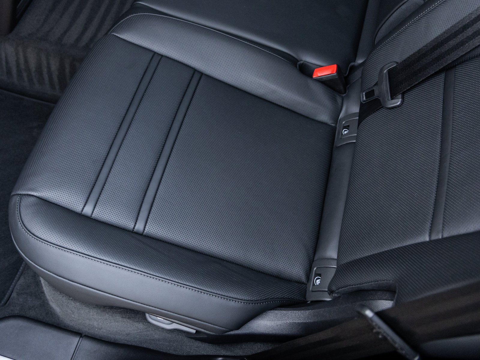 New 2026 Porsche Cayenne S image 31