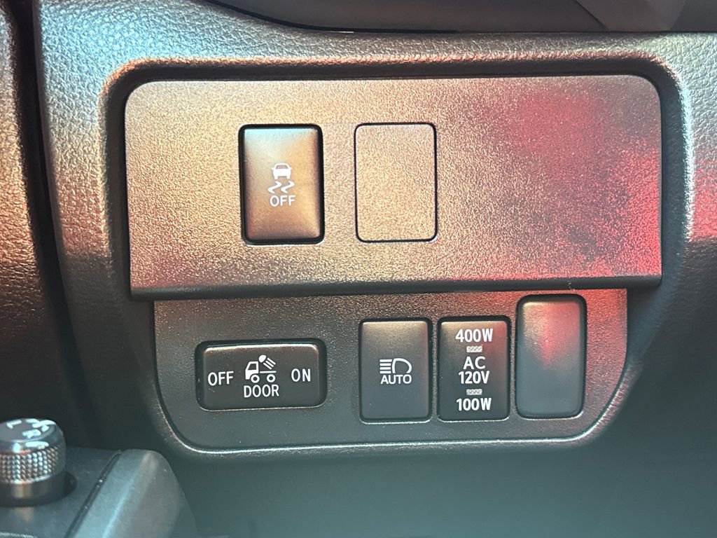 Used 2023 Toyota Tacoma TRD Sport w/ Technology Package AWD/4WD image 32