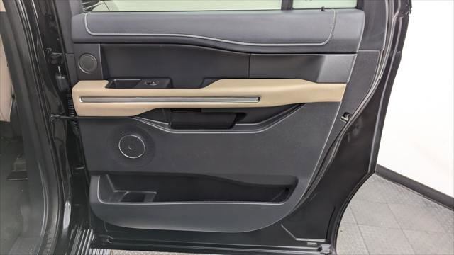 Used 2024 Ford Expedition Max Limited image 17