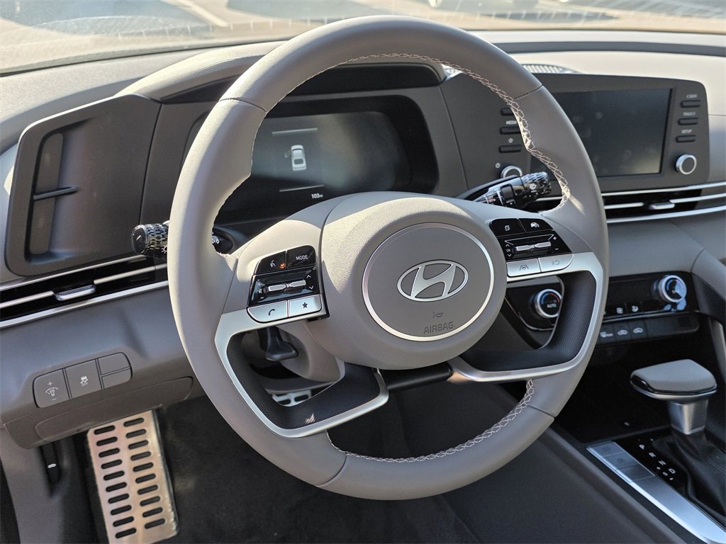 Certified 2025 Hyundai Elantra Sport image 12