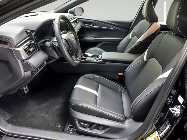 Used 2026 Toyota Camry SE FWD image 8