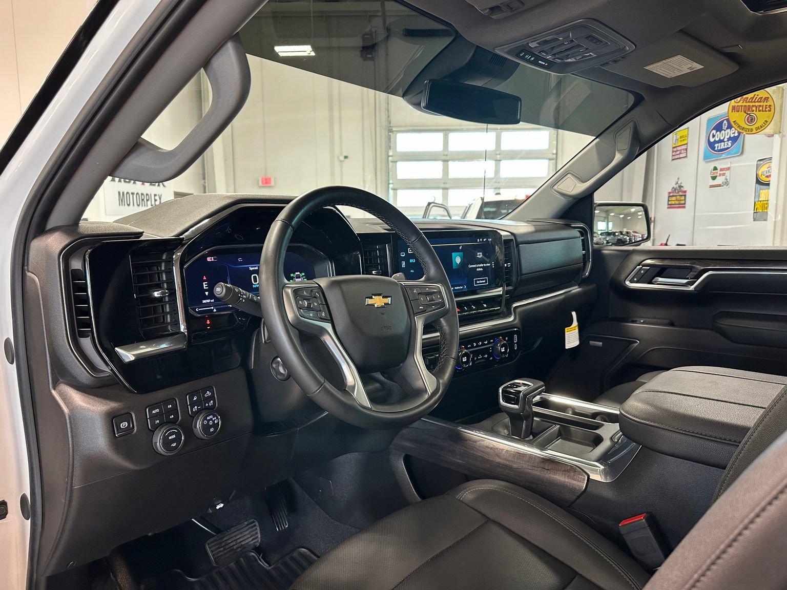 Used 2025 Chevrolet Silverado 1500 LTZ w/ Z71 Off-Road Package AWD/4WD image 15