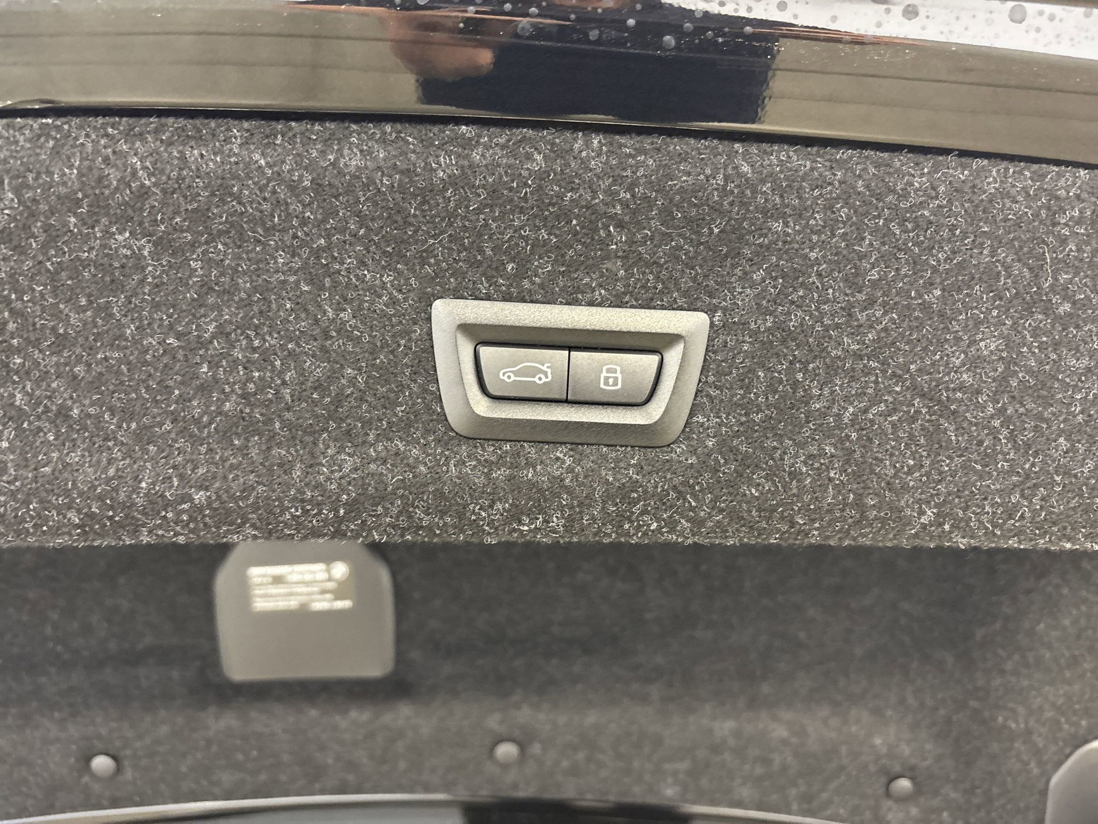 Used 2025 BMW 330i Sedan w/ M Sport Package image 19