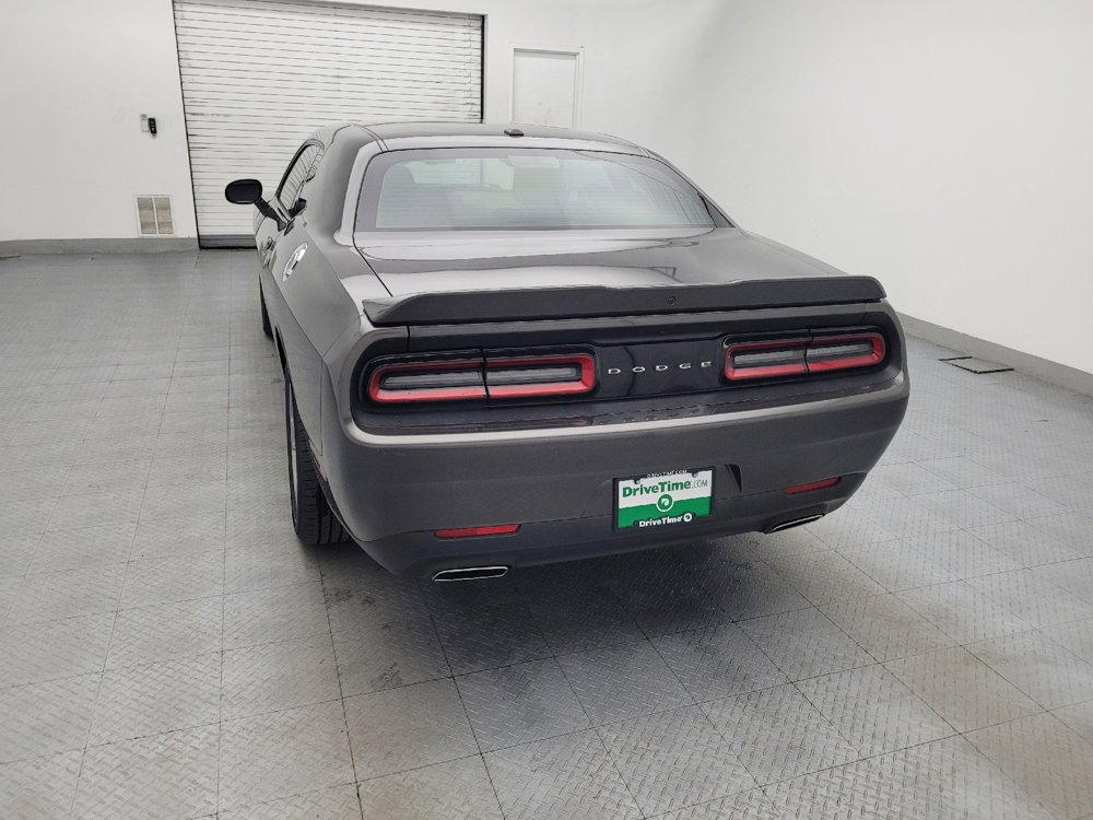 Used 2019 Dodge Challenger SXT RWD image 6