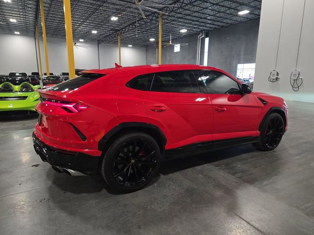 Used 2020 Lamborghini Urus image 2
