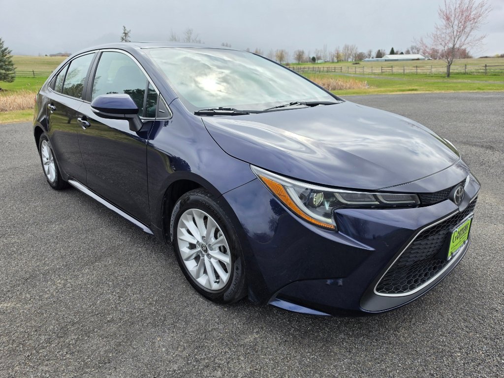 Used 2022 Toyota Corolla XLE w/ Carpet Mat Package (TMS) image 3