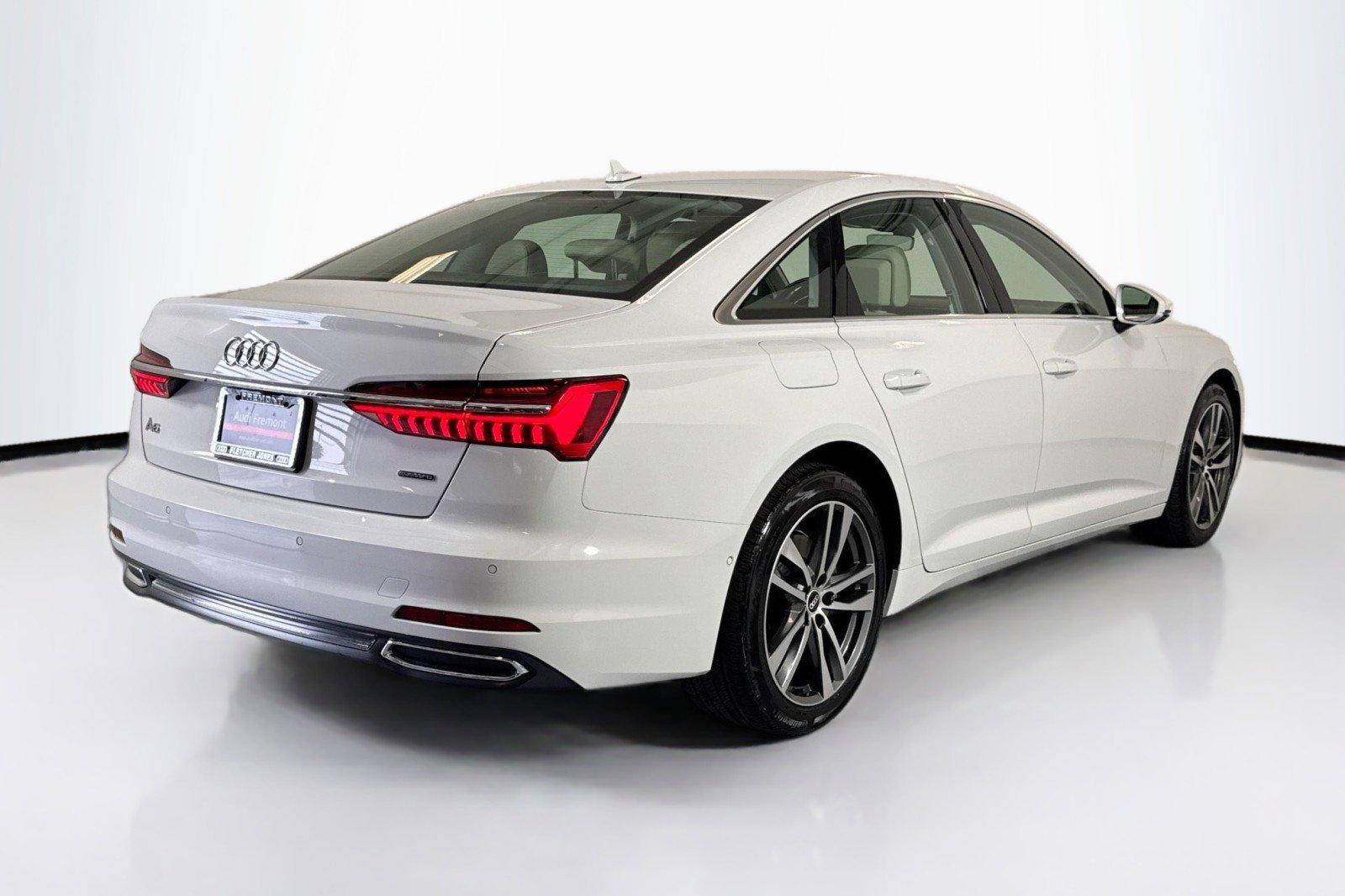 Used 2022 Audi A6 Premium Plus w/ Premium Plus Package image 5