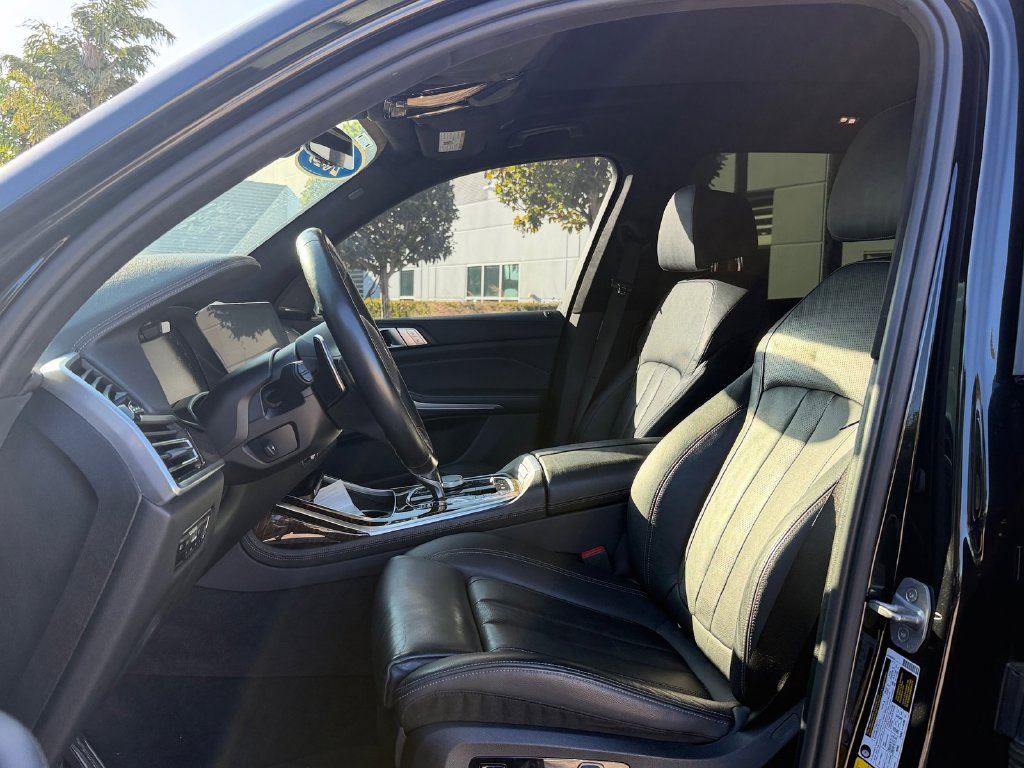 Used 2019 BMW X7 xDrive50i w/ M Sport Package AWD/4WD image 10