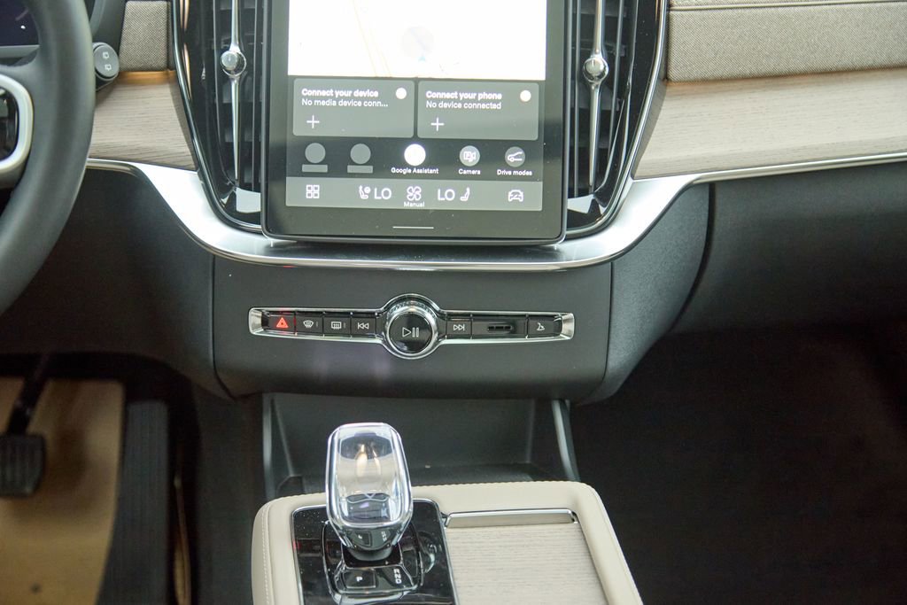 New 2026 Volvo XC90 T8 Plus w/ Protection Package image 30