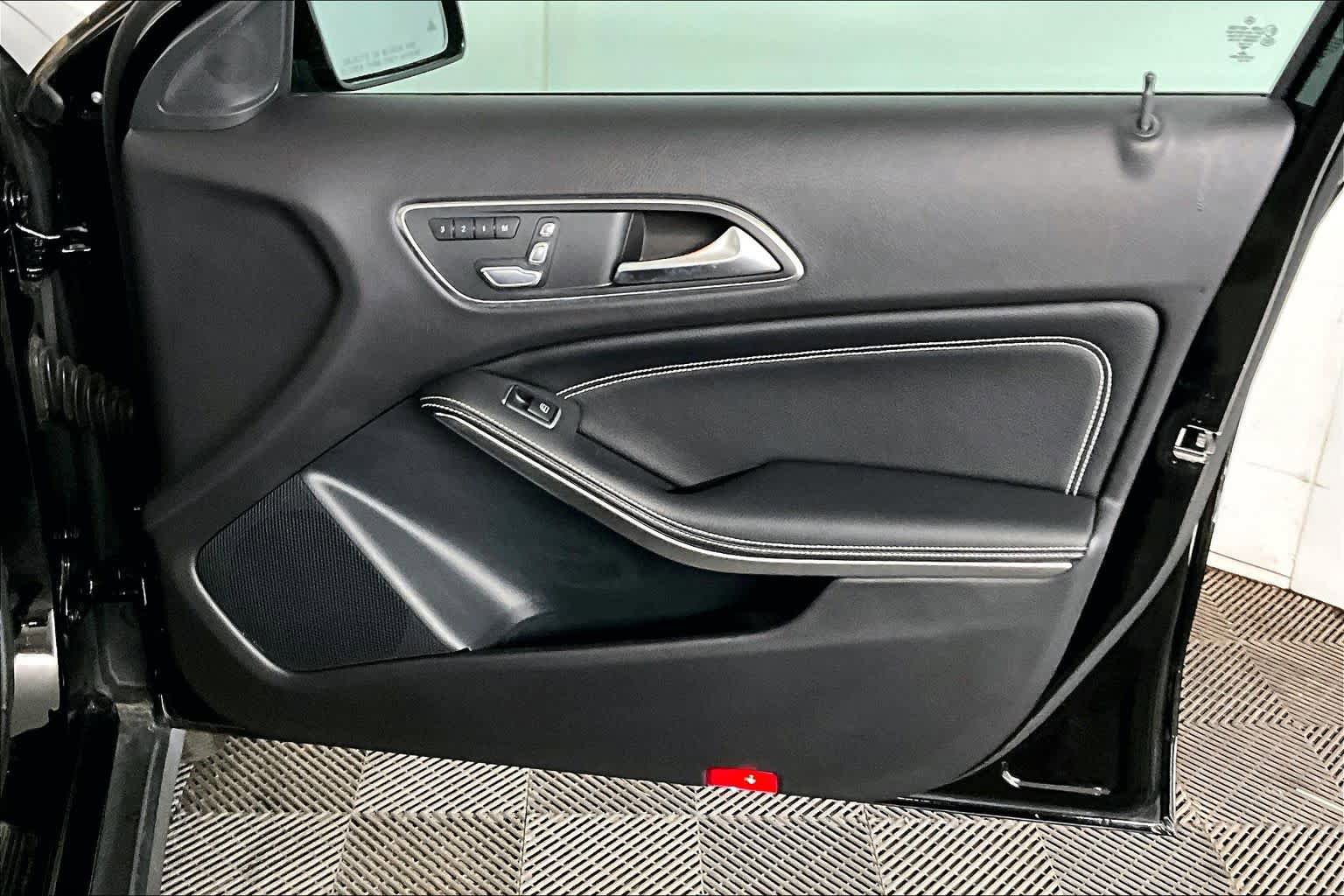 Used 2019 Mercedes-Benz GLA 250 4MATIC image 23