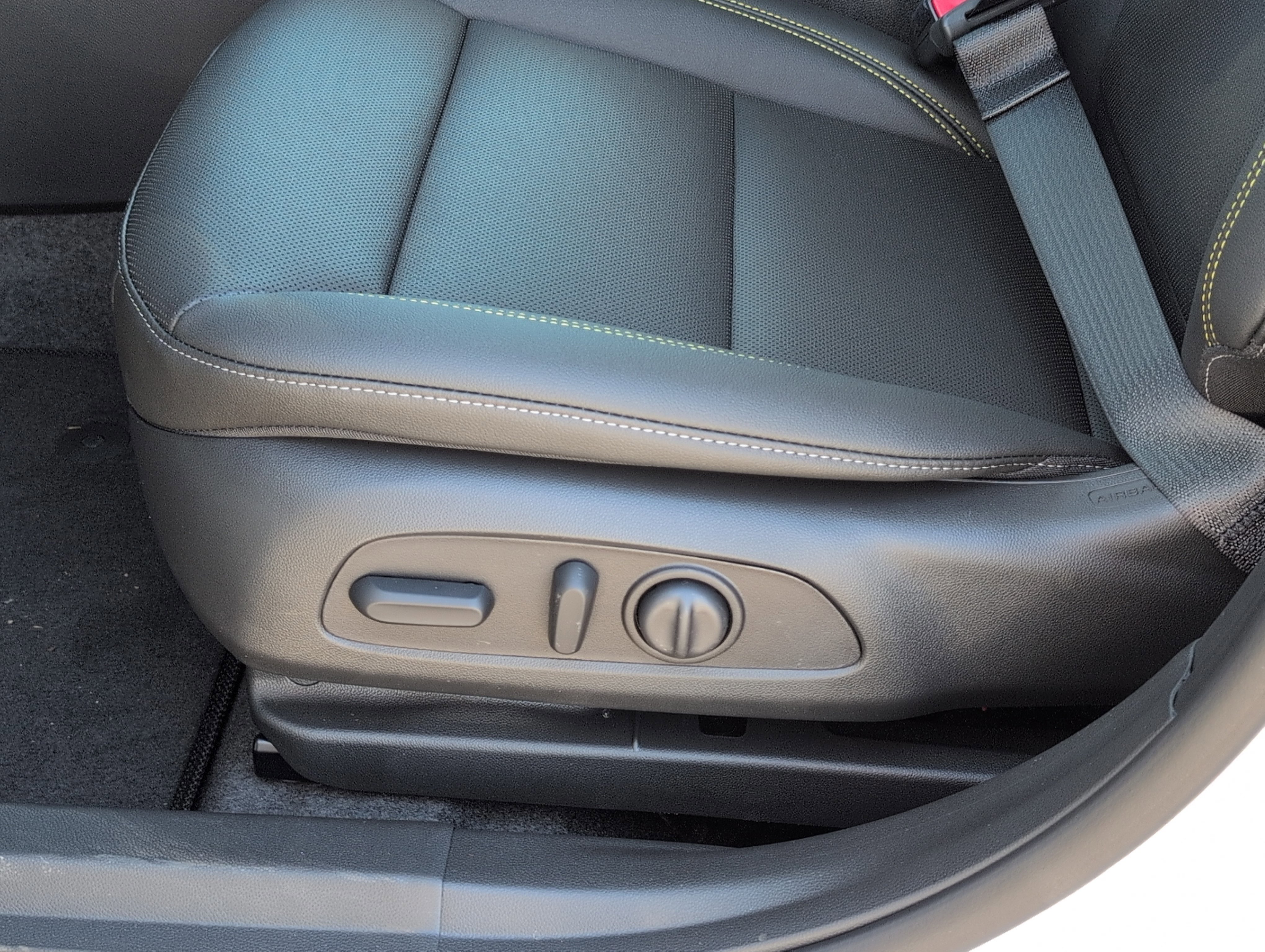 New 2026 Chevrolet Trax ACTIV w/ Sunroof Package image 14